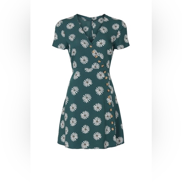 Big Daisy Button Front Dress Sz 2 - Picture 2 of 13